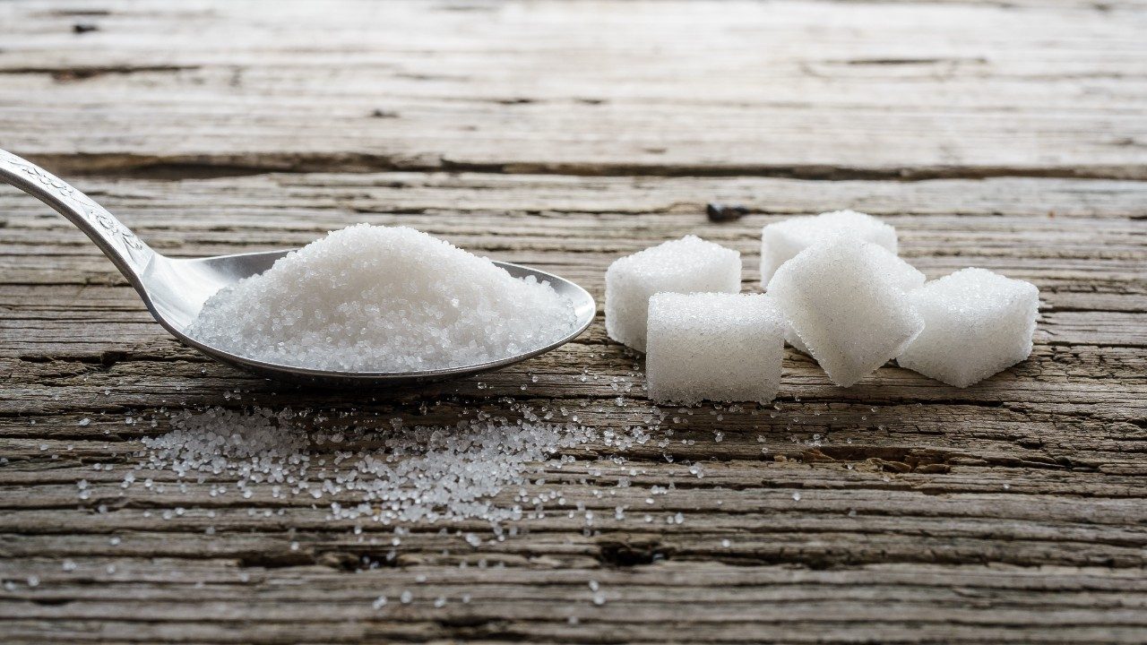 आहारातून साखर पूर्णपणे वर्ज केल्याने काय फायदे होतात